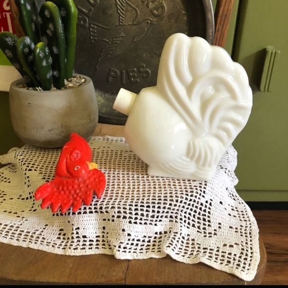 Vintage Avon Rooster Empty Moisturized Hand Lotion Bottle - Picture 3 of 4